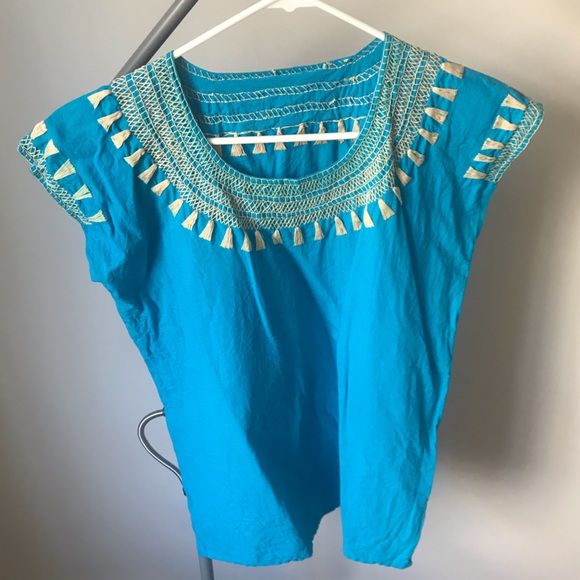 Beautiful authentic Mexican hand-embroidered top - Picture 2 of 4